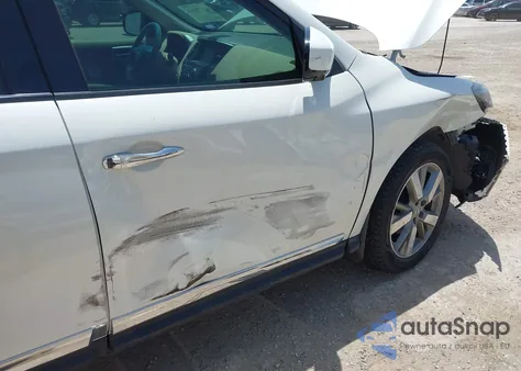 2015 Nissan Pathfinder Platinum z USA, uszkodzony, nr VIN 5N1AR2MN1FC713987